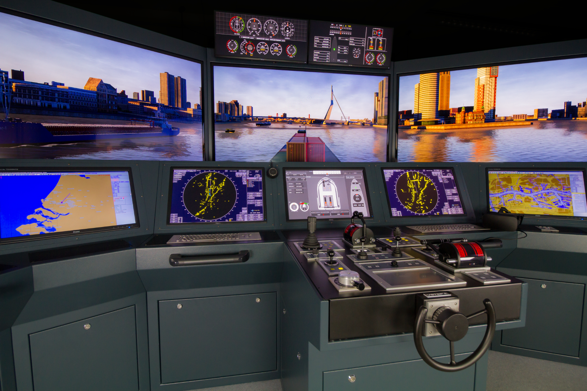 NAUTIS Full Mission Bridge Simulator